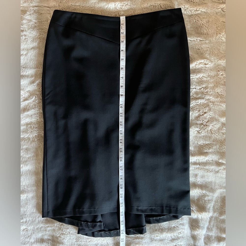 BCBG Max Azria Black Wool Skirt – Sleek Tailored Fishtail Back, Size 2 - Picture 2 of 9